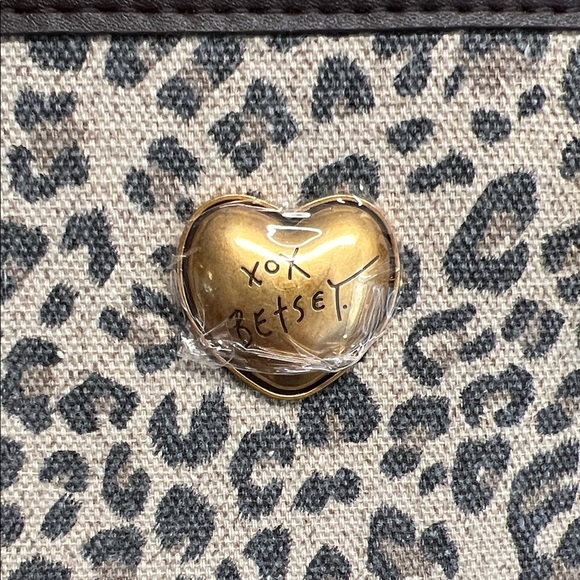 Betsey Johnson | Leopard Tote w/ Bag Charm & Crossbody Strap - Picture 4 of 16